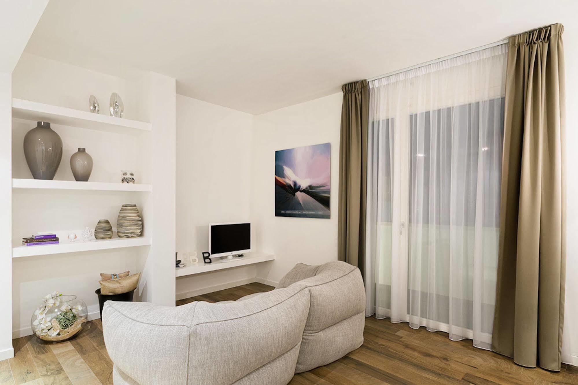 Santo Stefano Raro Rooms Collection Brindisi Exterior foto
